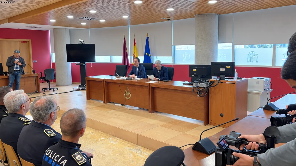 Reunión del fiscal jefe con representantes de las policías locales para coordinar la perse