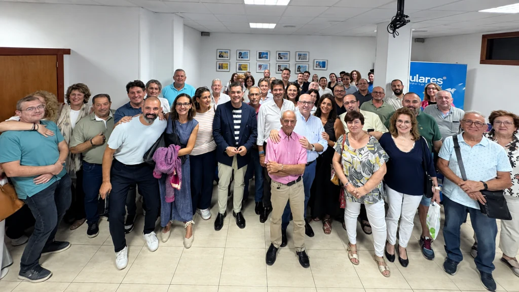 Afiliados y simpatizantes del PP de Molina de Segura durante la Junta Directiva Local en l