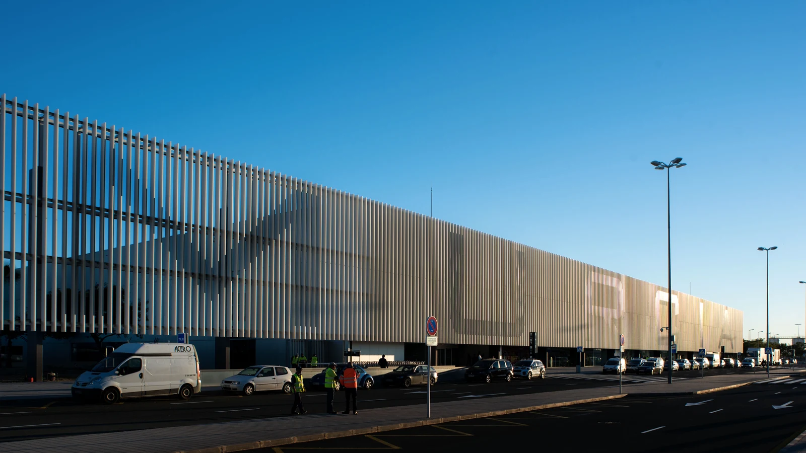 Exterior del Aeropuerto Internacional Región de Murcia en Corvera
