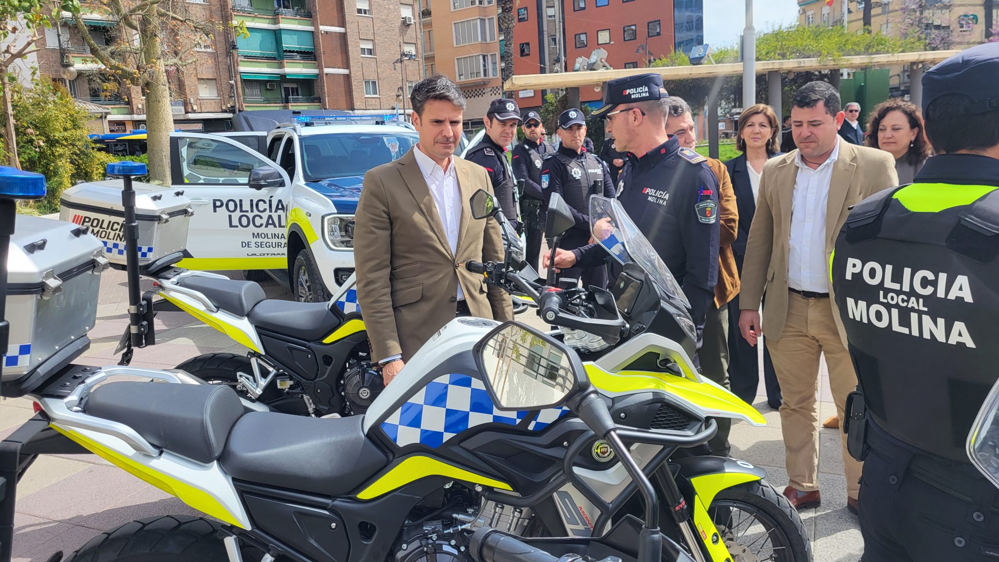 Imagen de archivo de una presentación de medios de la Policía Local, en marzo de 2026. No muestra la entrega de los cinco vehículos anunciados