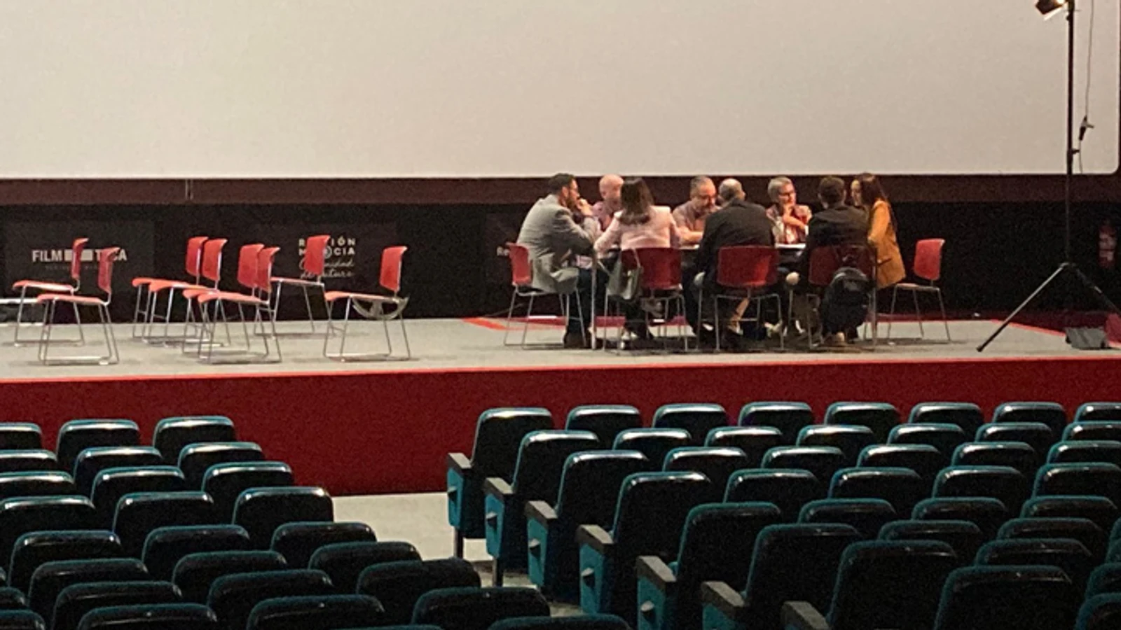 Reunión del sector audiovisual de la Región de Murcia en la Filmoteca regional
