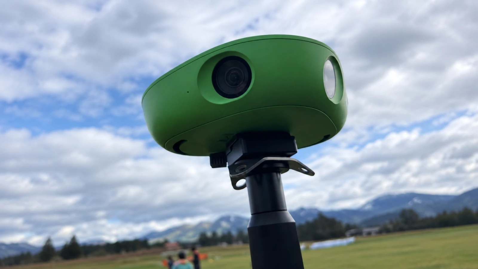 Cámara de 360 grados preparada para registrar actividad deportiva al aire libre