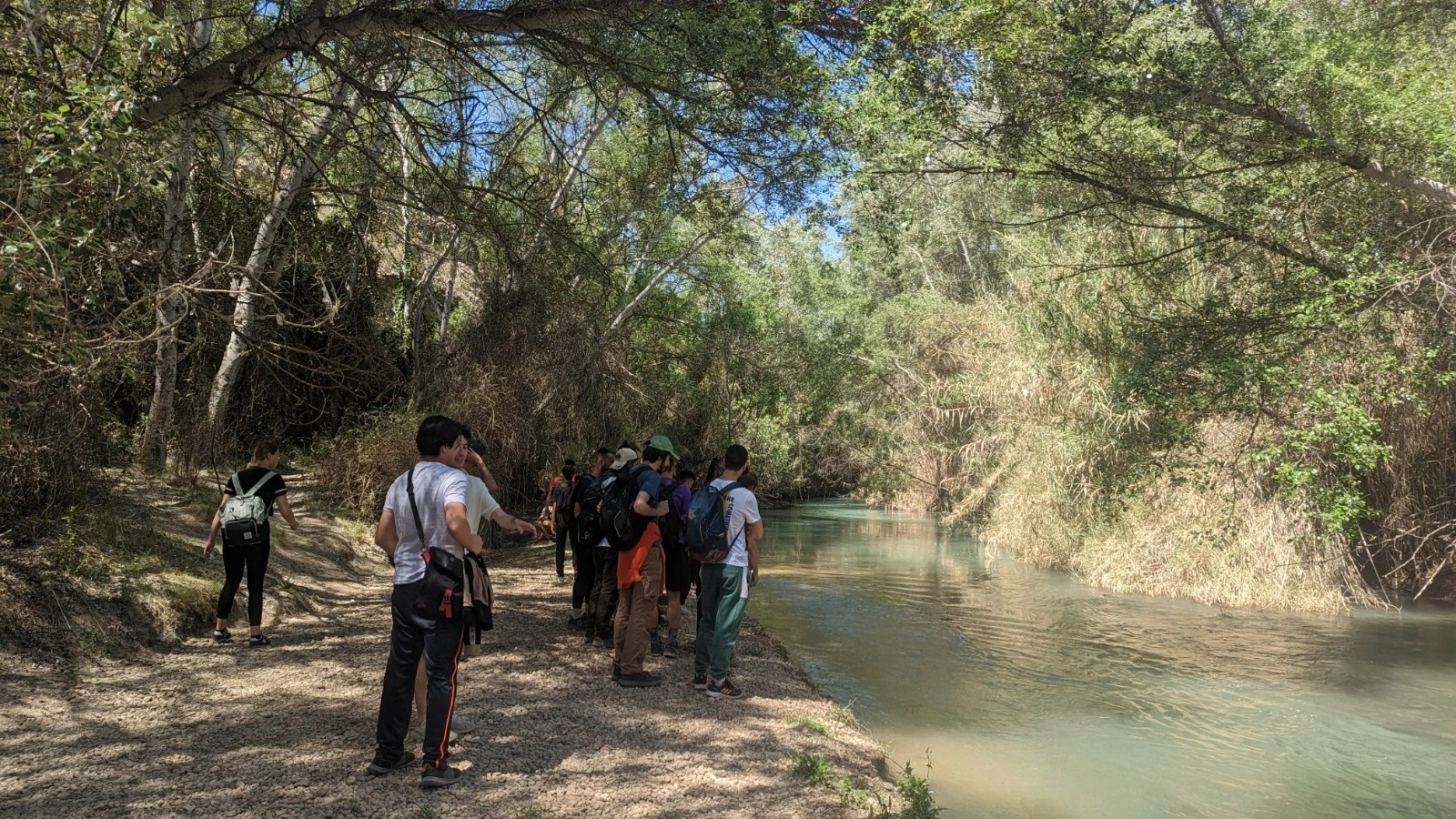 Actividad de educación ambiental junto al río Segura, en una imagen de archivo de la CHS.
