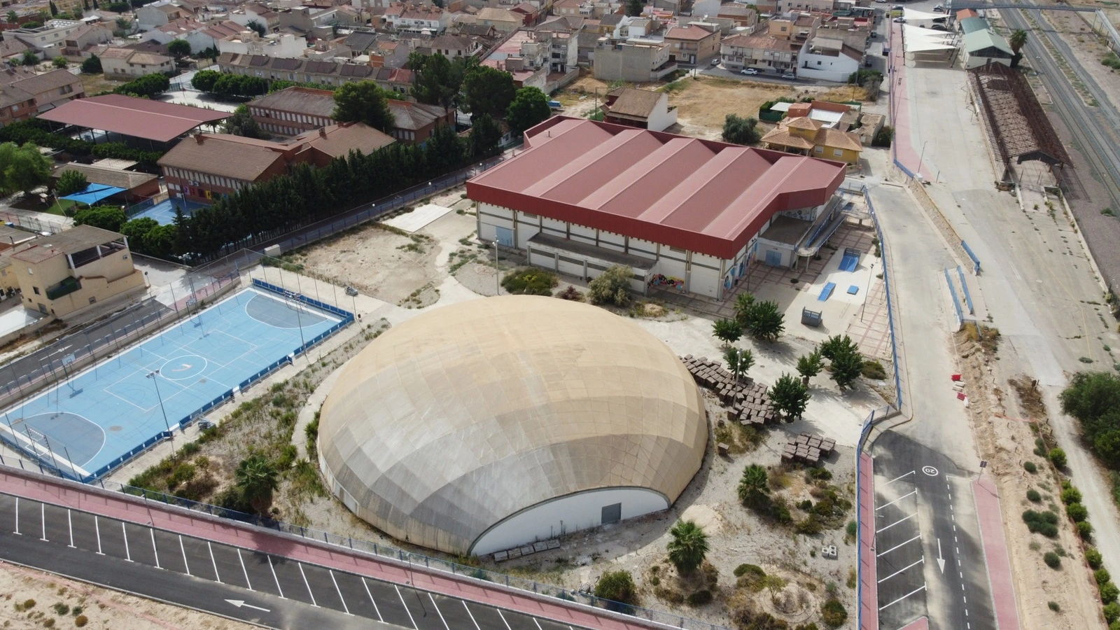 Vista aérea del pabellón y las instalaciones deportivas de Alguazas