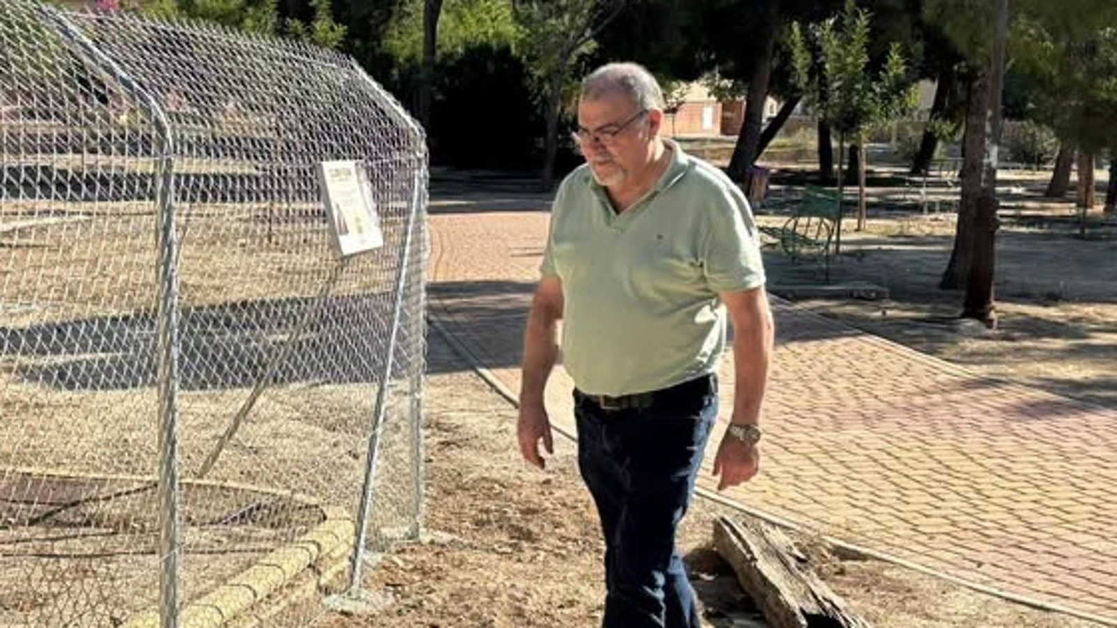 Recinto vallado para la colonia felina del parque La Pinada de Alguazas.