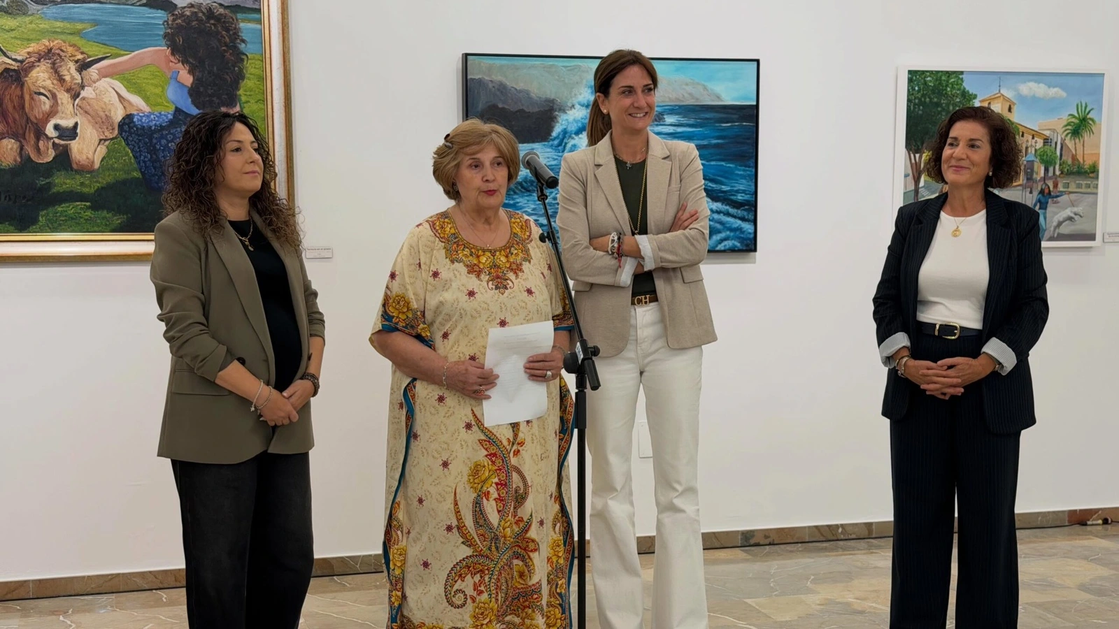 Fina López durante la inauguración de Mar, Tierra y Vida en el Museo de Archena.