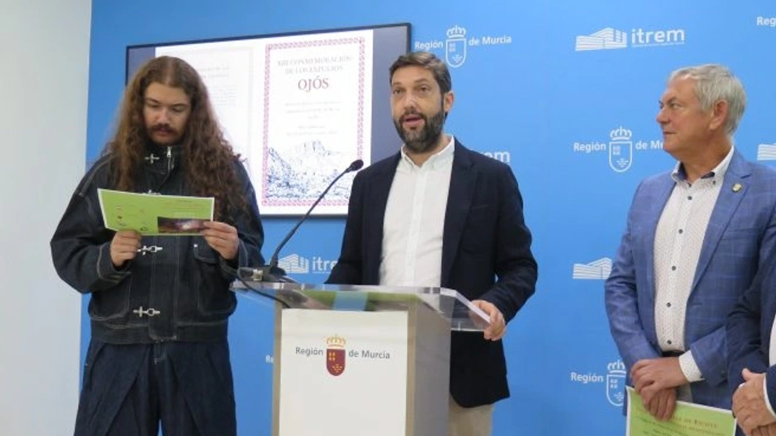 Participantes en la presentación del programa de los Expulsos de Ojós en el Instituto de Turismo