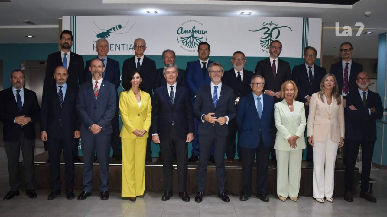 Integrantes del jurado de los Premios Herentia, en la imagen difundida con el anuncio del fallo.