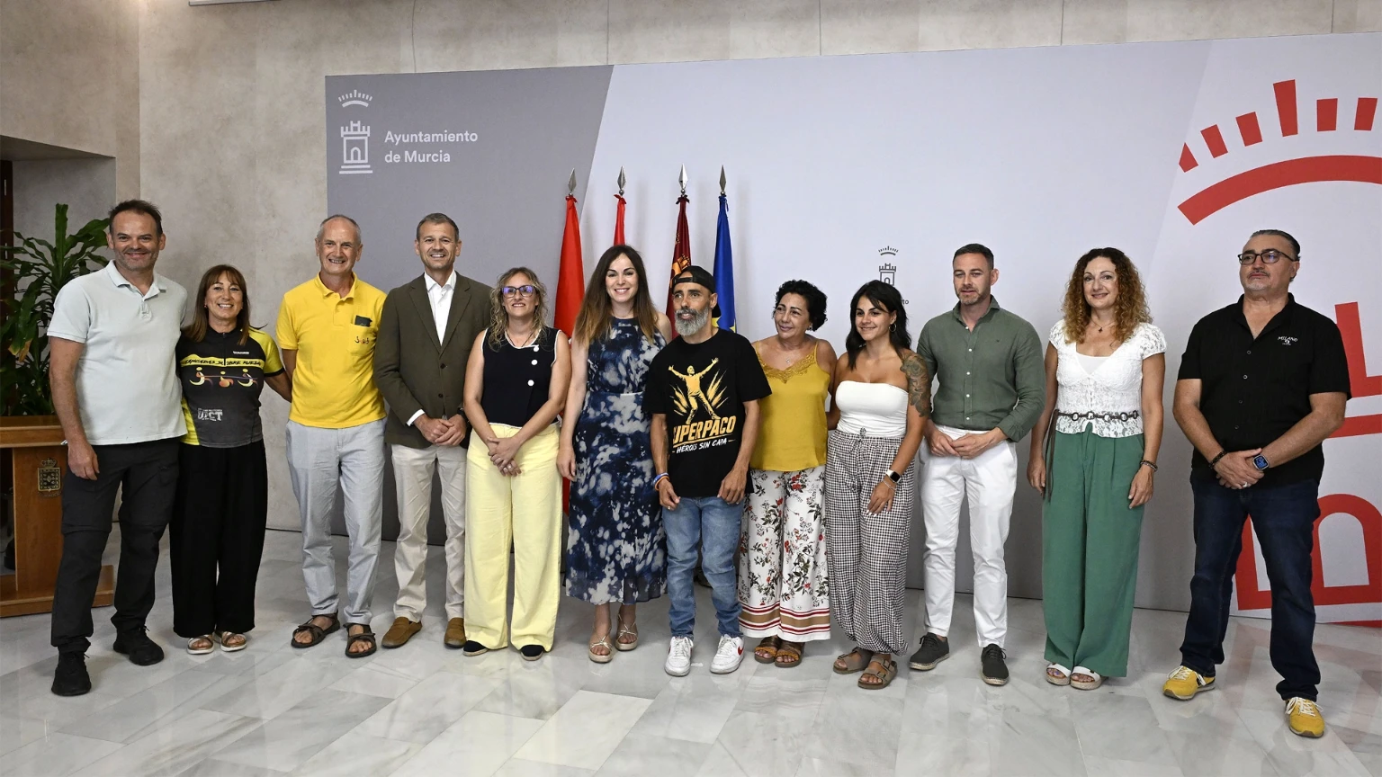 Superpaco recibe el reconocimiento de Murcia tras hacer historia en el Mulhacén