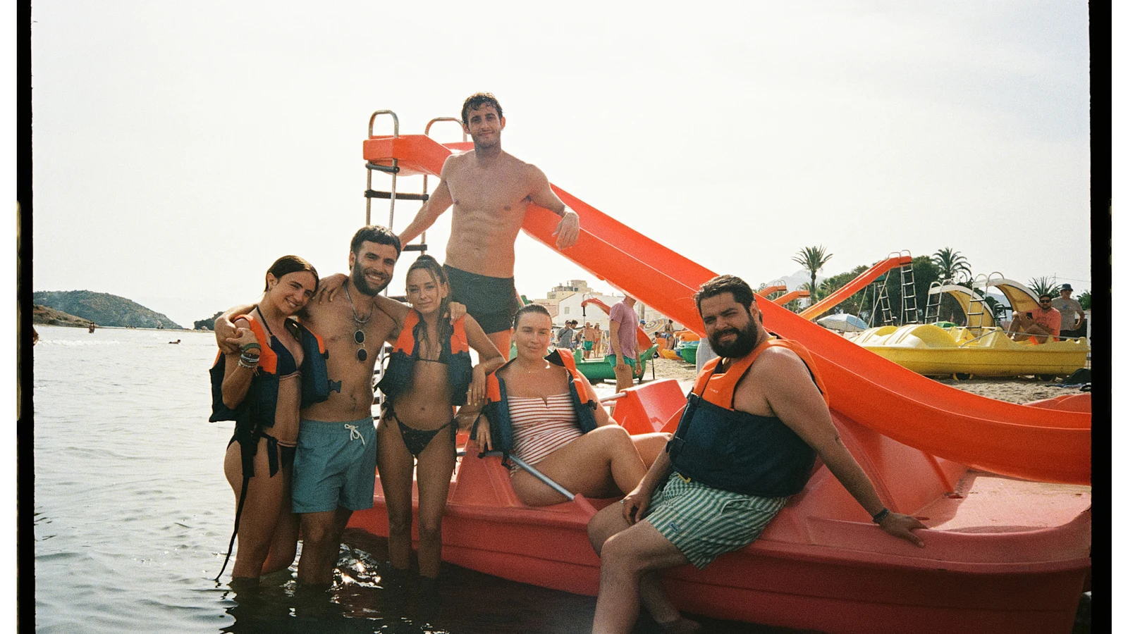 Fotograma promocional de la miniserie de Netflix “Toda la verdad de mis mentiras”, rodada en parte en la Región de Murcia