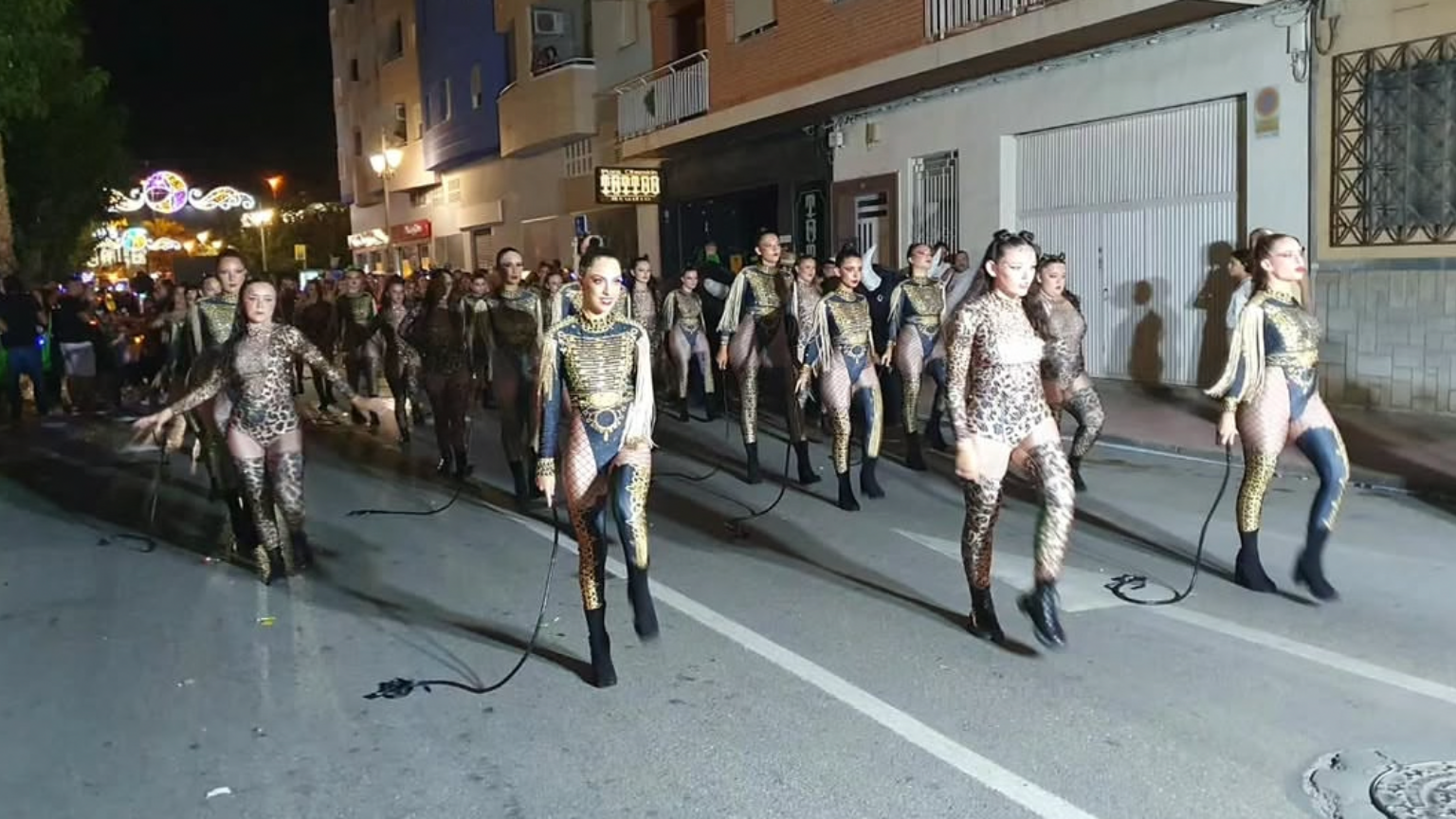Las Peñas Carrocistas llenan de ambiente festivo las calles de Molina de Segura