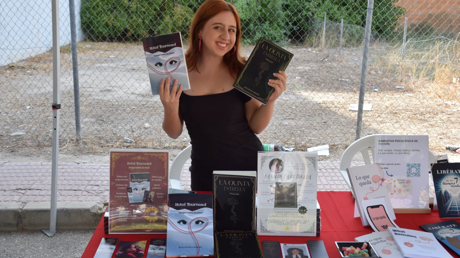Alguazas llena la Plaza de los Escritores de libros, autores y actividades familiares