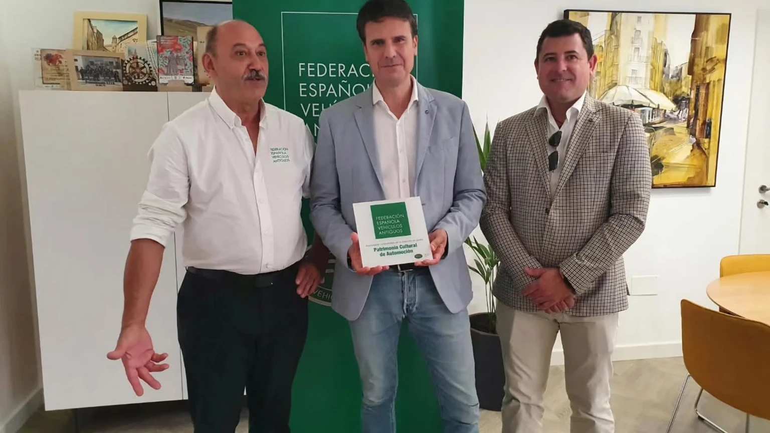 Molina de Segura recibe el reconocimiento de FEVA por la protección del vehículo histórico
