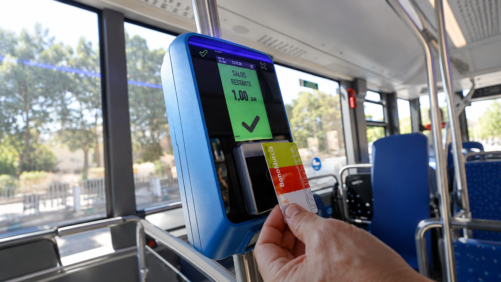 Imagen de un equipo de validación de transporte difundida por La Verdad