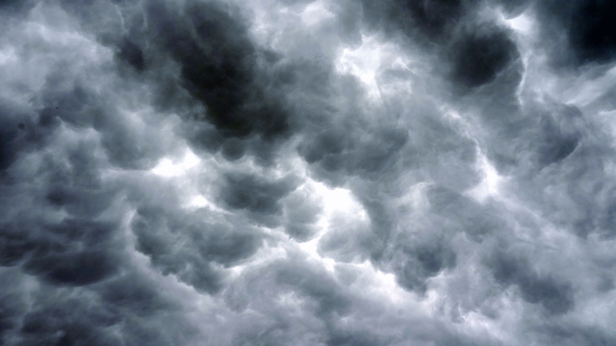 Nubes de tormenta en una fotografía de recurso de Ankit Rainloure / Pexels. No corresponde al temporal actual ni a una localidad de Murcia.