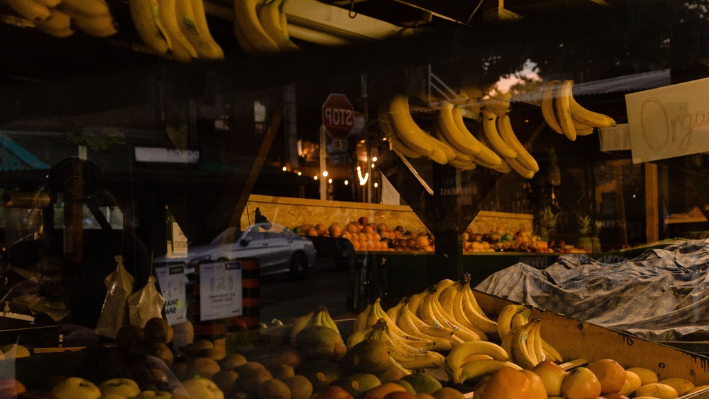Puesto de fruta en un mercado. Fotografía de recurso: Wendy Wei / Pexels; no corresponde al mercado de Abarán.