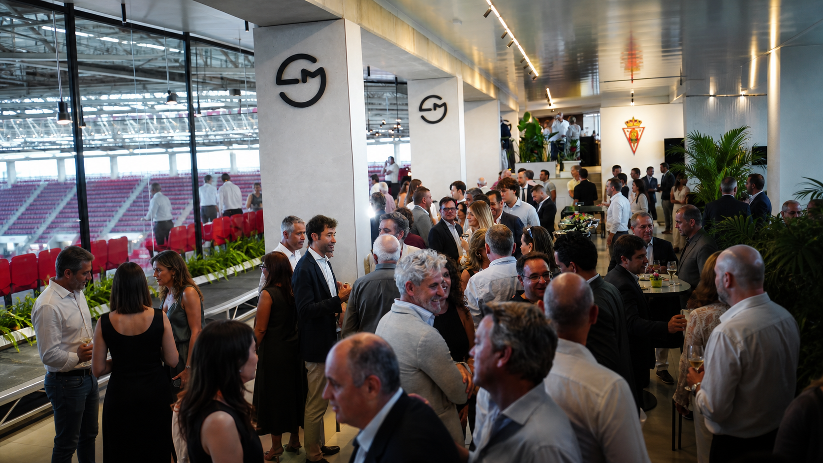 Ambiente de la presentación de La Terraza del Murcia en el estadio Enrique Roca.