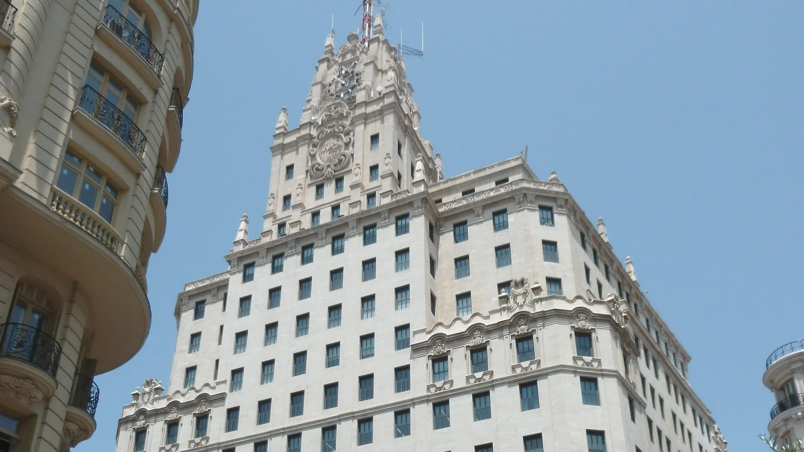 Fachada del Edificio Telefónica en la Gran Vía de Madrid