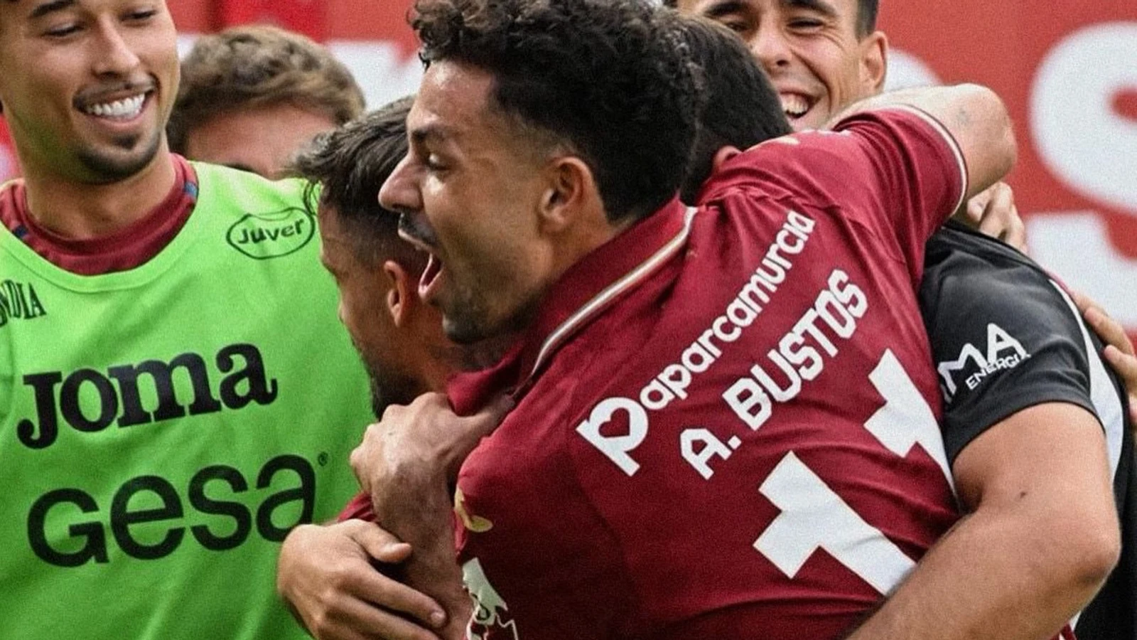 Jugadores del Real Murcia celebran un gol ante el Teruel