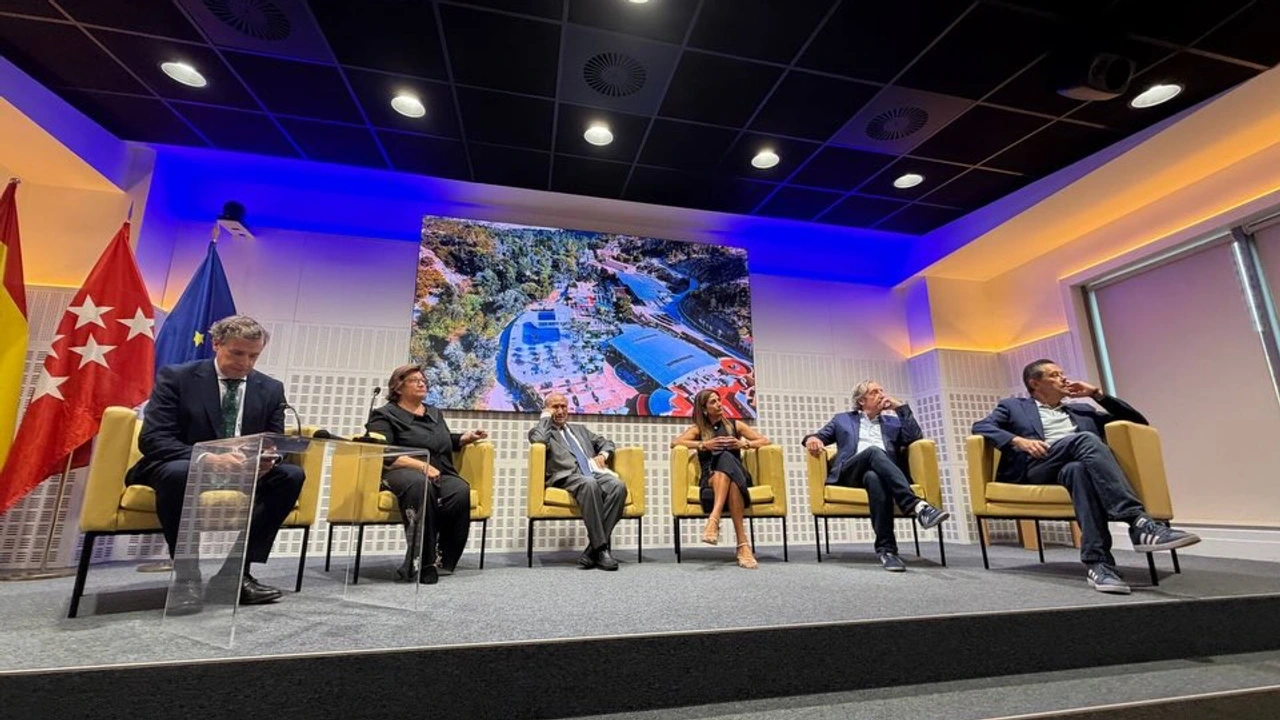 Presentación del Foro de Turismo de Salud y Recuperación Deportiva con representantes institucionales y deportivos