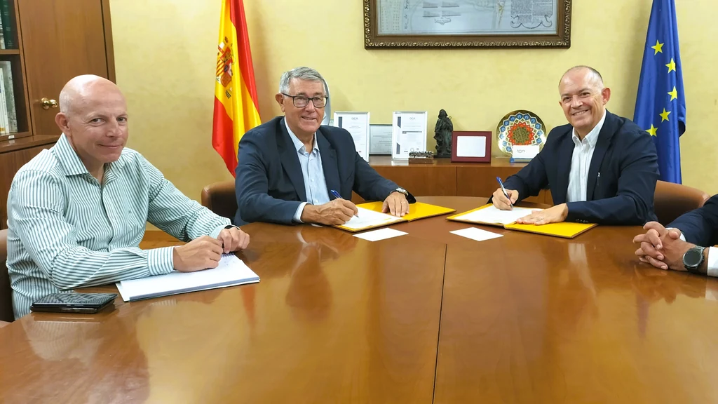 Firma del convenio entre la Confederación Hidrográfica del Segura y el Ayuntamiento de Aba