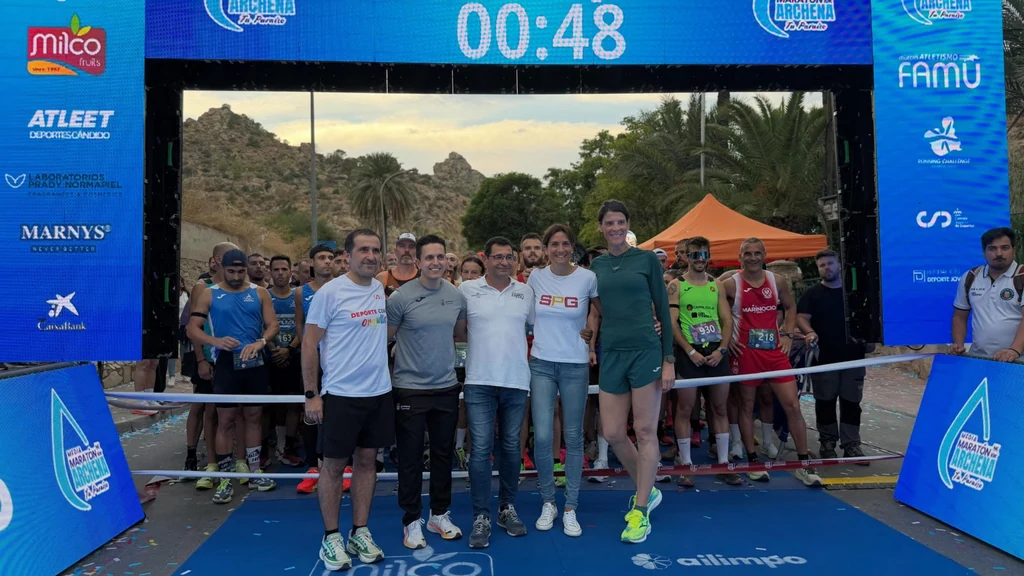 Corredores en la salida de la IV Media Maratón de Archena Tu Paraíso