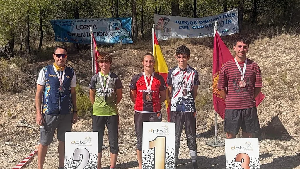 Podium. JDG