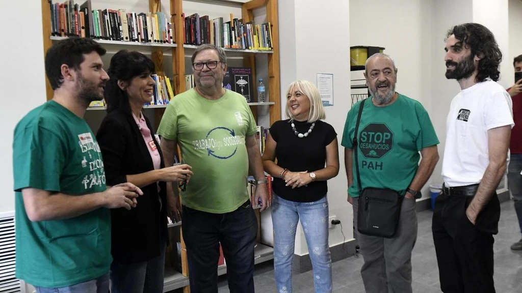 Representantes de sindicatos y colectivos sociales en la presentación de la huelga general en Murcia